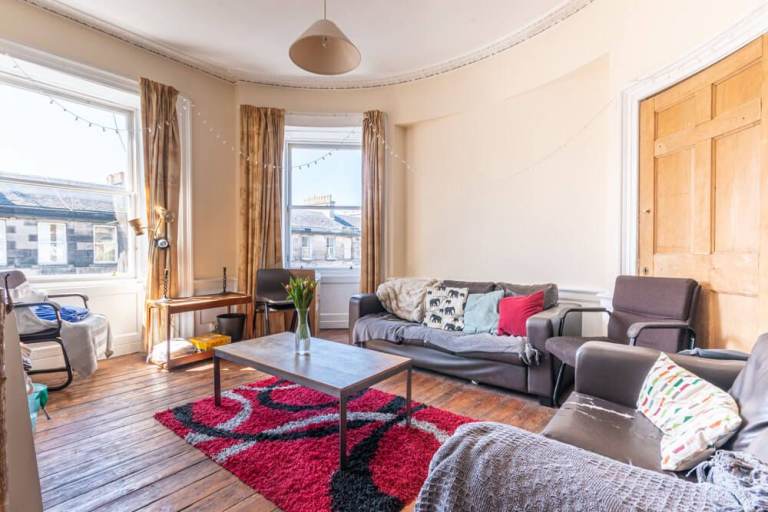 Lovely, bright and spacious, 5-bedroom, HMO flat on Rankeillor Street – available October