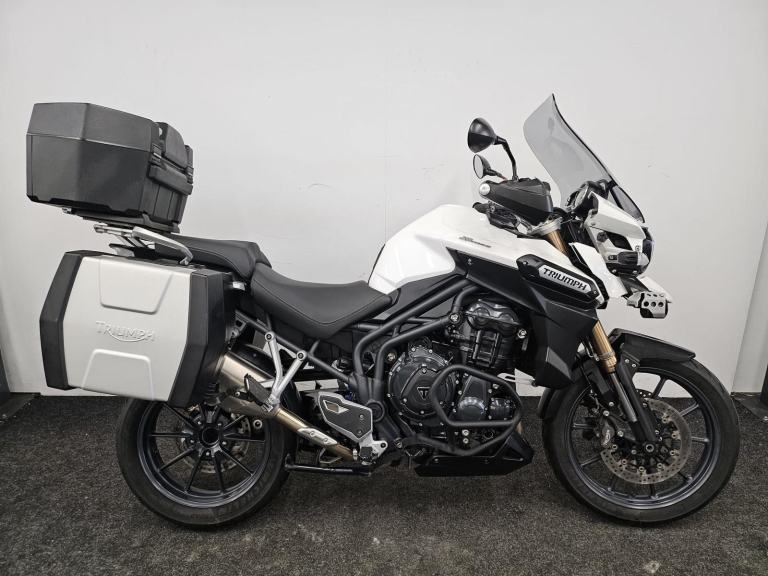 TRIUMPH TIGER EXPLORER ** ARROW EXHAUST - HEATED SEATS - SPOT LIGHTS **