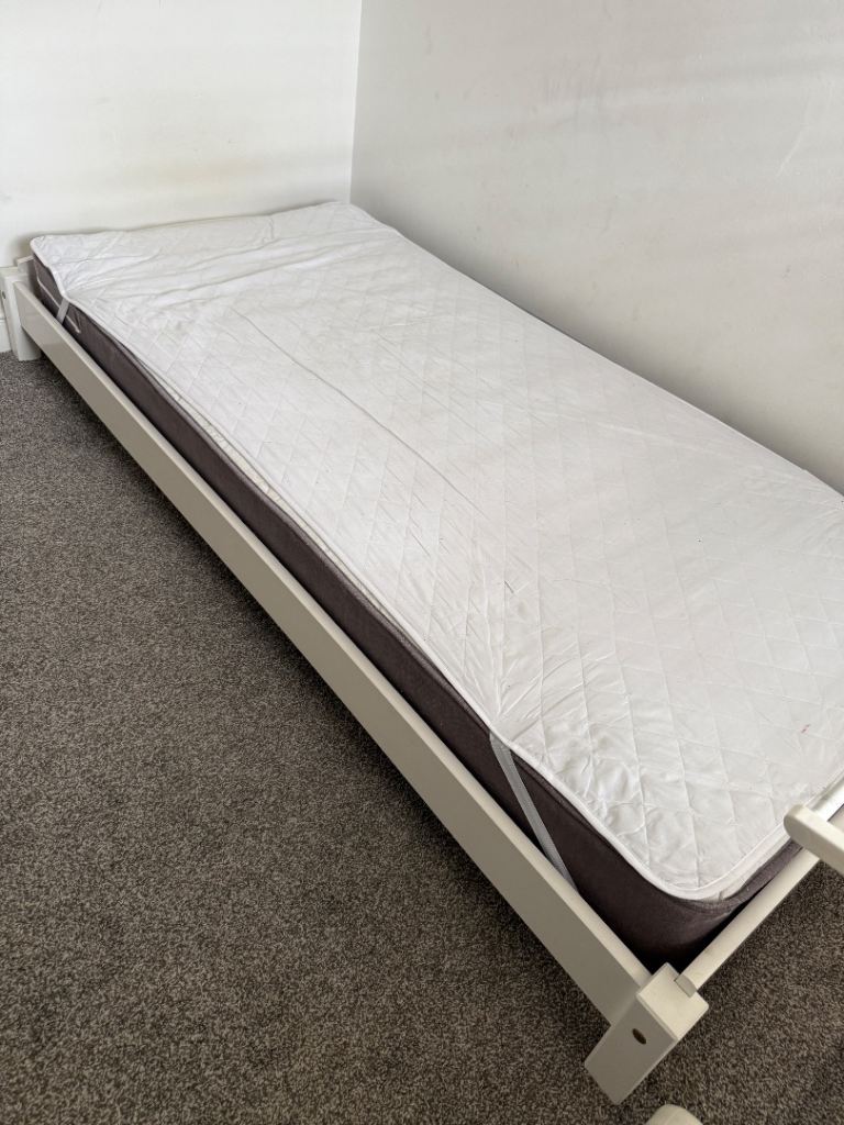 Single bed with mattress / Wardrobe / Corner cupboard 