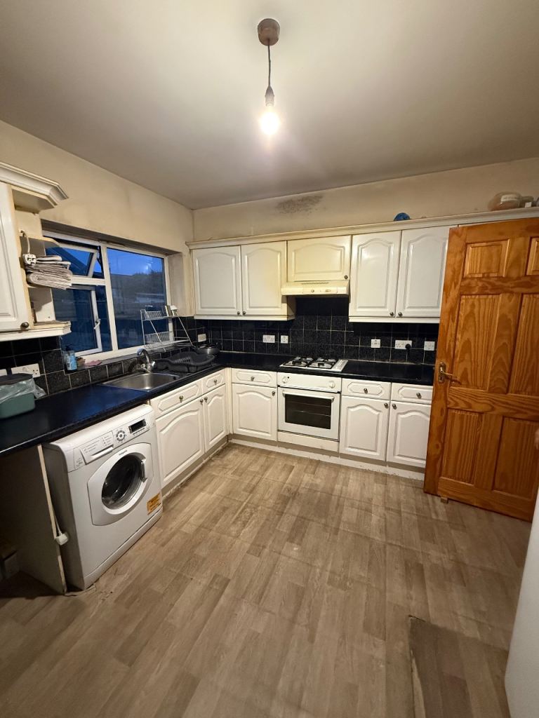 Property to rent Hayes Dorchester Waye