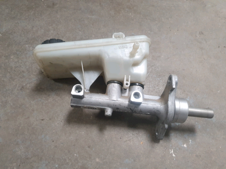 Vauxhall Vivaro master cylinder