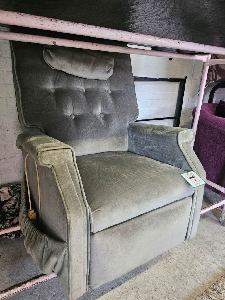 Rise recline electric mobility armchair 