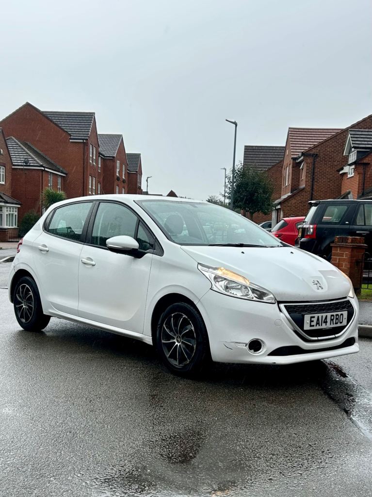 Peugeot, 208, Hatchback, 2014, Manual, 1199 (cc), 5 doors