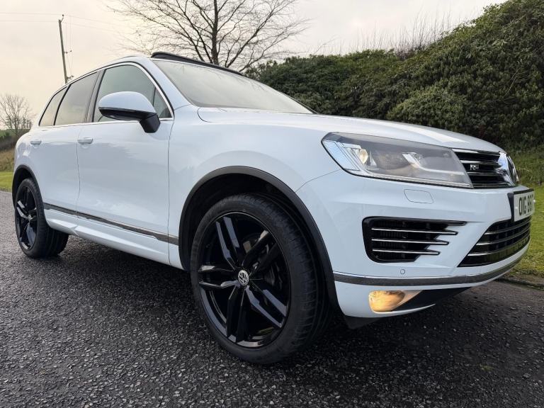 2015 Volkswagen Touareg 3.0 TDI V6 BlueMotion Tech R-Line SUV 5dr Diesel 262BHP