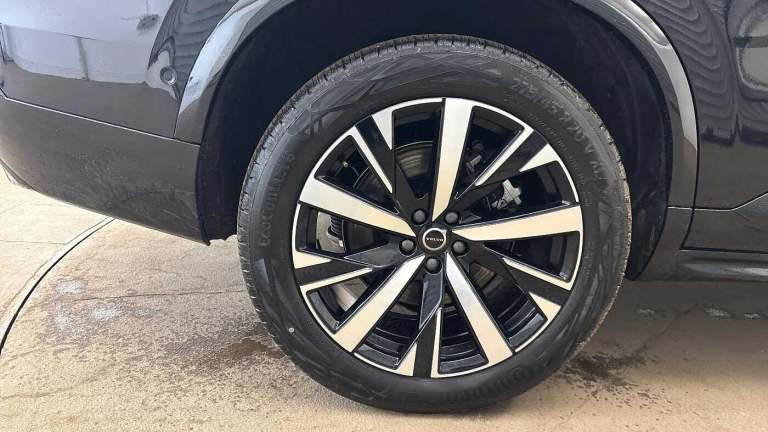 2025 Volvo XC90 Plus, T8 AWD Plug-in hybrid, Electric/Petrol, Dark, 7 Seats ( 360* Camera ) ESTAT...