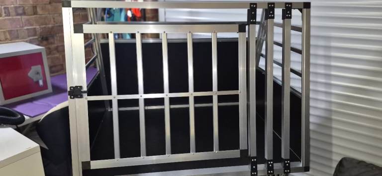 Dog crate 