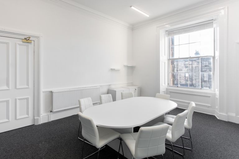 Glasgow - G37QL \ All-Inclusive Office Space for 4 Workstations