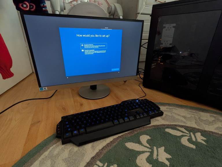 Gaming computer + accessories 