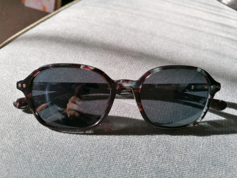 Hackett Sunglasses unisex black & subtle grey tortoise shell design 