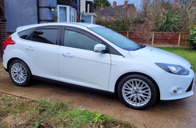 Ford, FOCUS, Hatchback, 2014, Manual, 998 (cc), 5 doors