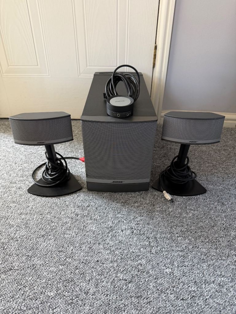 Bose Companion 5 Multimedia Speaker System – Good Condition
