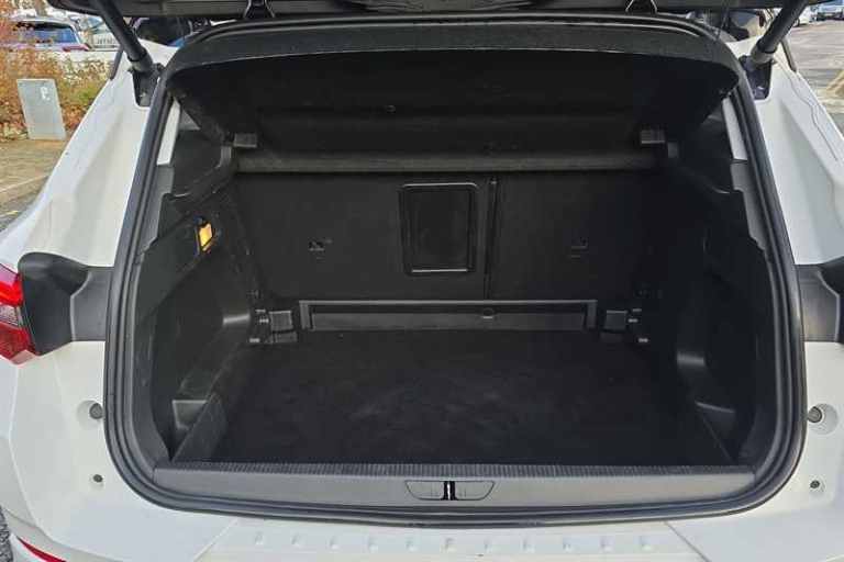 2022 Vauxhall Grandland 1.2 Turbo Elite 5dr HATCHBACK PETROL Manual