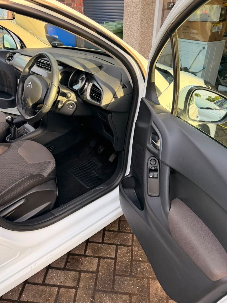 Citroen, C3, Hatchback, 2015, Manual, 999 (cc), 5 doors