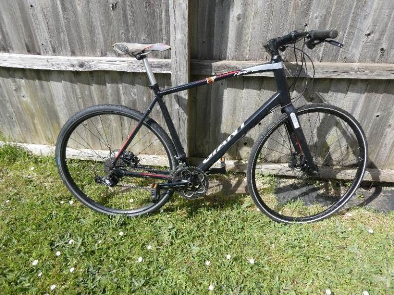 Fully SERVICED With NEW Parts GIANT Hybrid/Touring Cycle -22 Inch 56cm Alloy Frame Hydraulic Brakes 