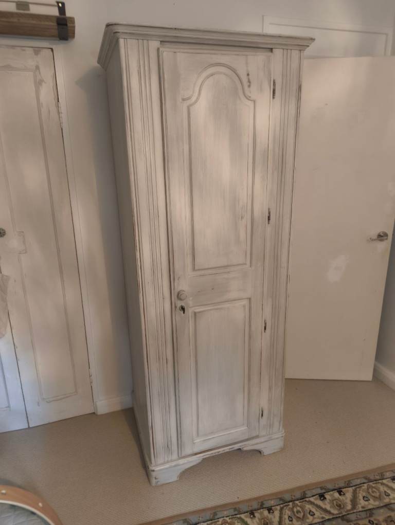 Single Wardrobe Pine Mirrored