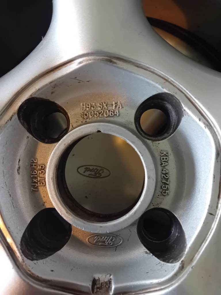 ALLOY WHEELS MK1 MONDEO OR ESCORT GREAT CONDITION SIZE 195/45R 16 84V XL 