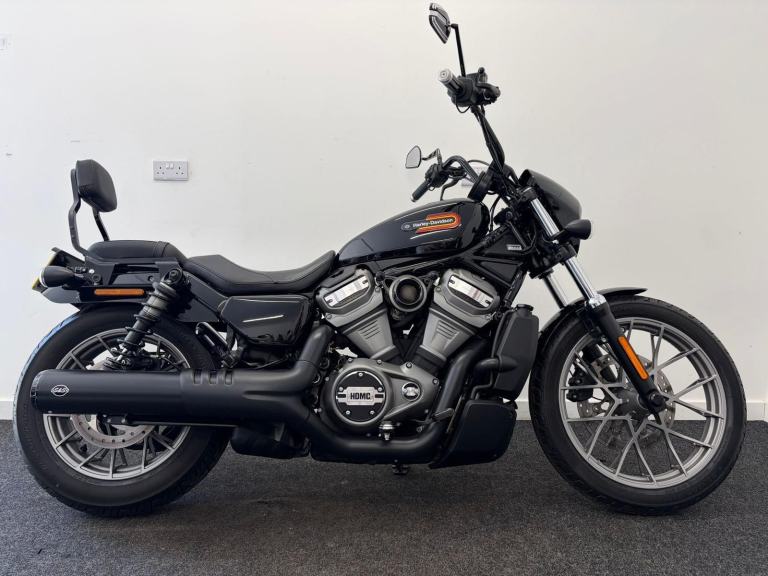 HARLEY DAVIDSON NIGHTSTER SPECIAL ** LOW MILES - ONE OWNERS - S A S EXHAUST** 
