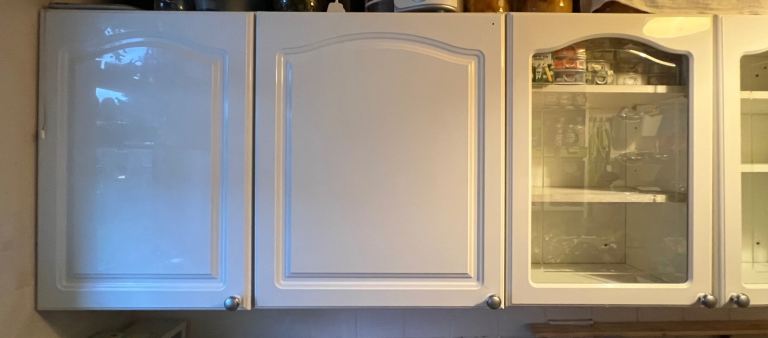 7 white kitchen wall cabinets glass front display……..smoke free home
