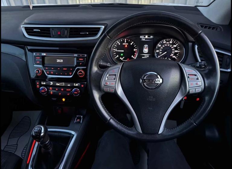 2016 Nissan Qashqai 1.5 dCi Acenta [Smart Vision Pack] 5dr HATCHBACK Diesel Manual