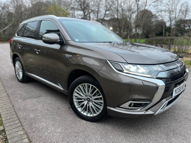 2018 Mitsubishi Outlander 2.4h TwinMotor 13.8kWh 4h CVT 4WD Euro 6 (s/s) 5dr ESTATE Petrol/Electr...