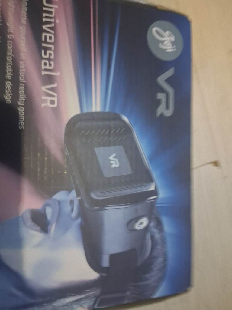 Universal VR Headset for Gaming - Good Condition