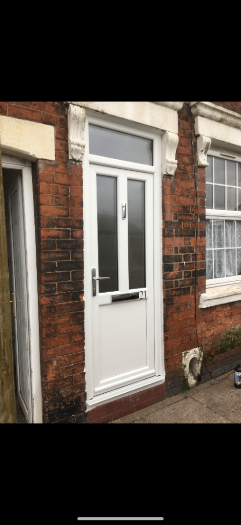 Three bed mid terrace property 