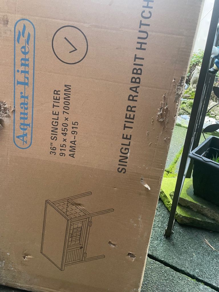 Rabbit hutch brand new 