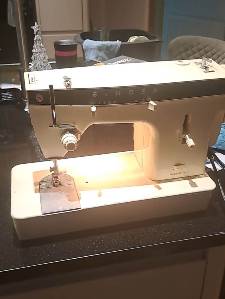 Singer sewing machine 