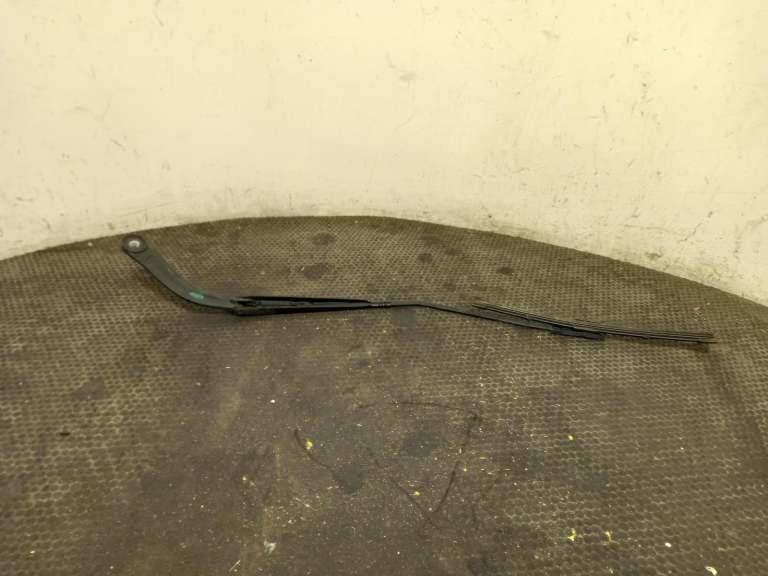 Smart Forfour Left Wiper Arm 2014-2022 5 Door Hatchback