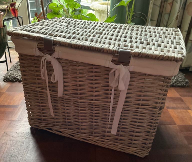 MEDIUM SIZE GREY HAMPER STORAGE BASKET FULLY LINED