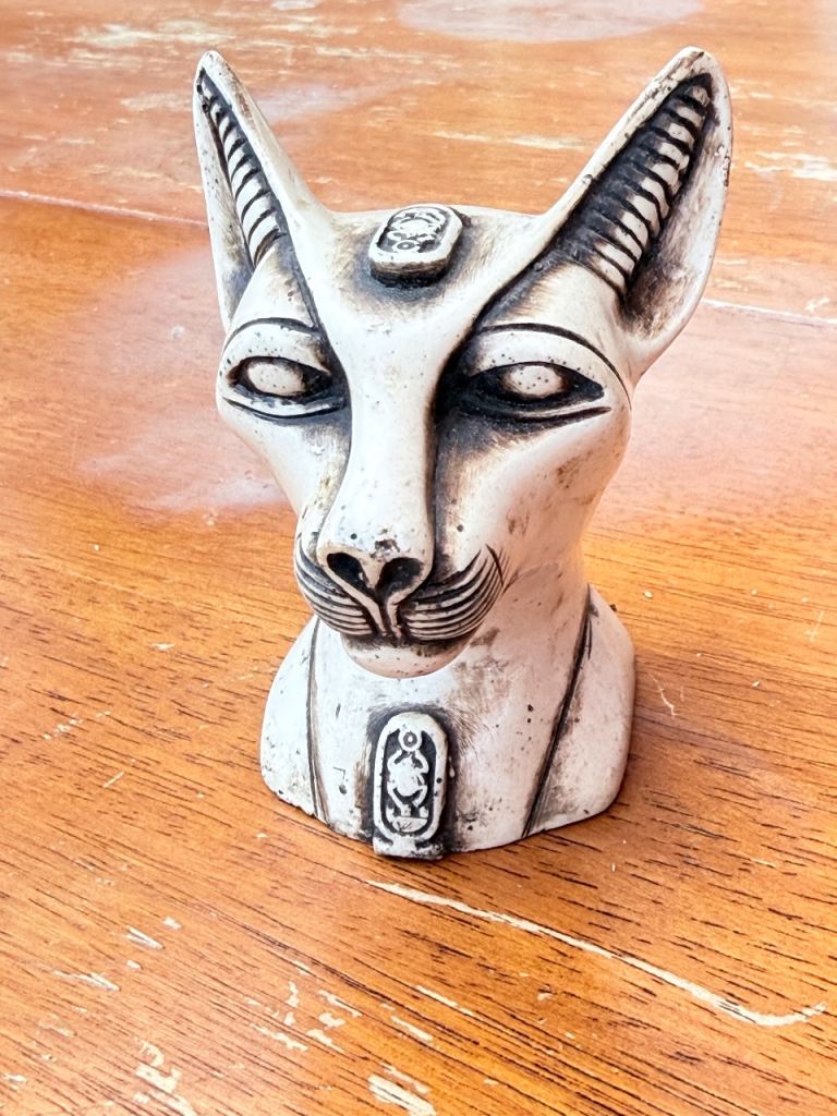 Small Egyptian Cat Bastet Figurine - White/Cream Home Accessories