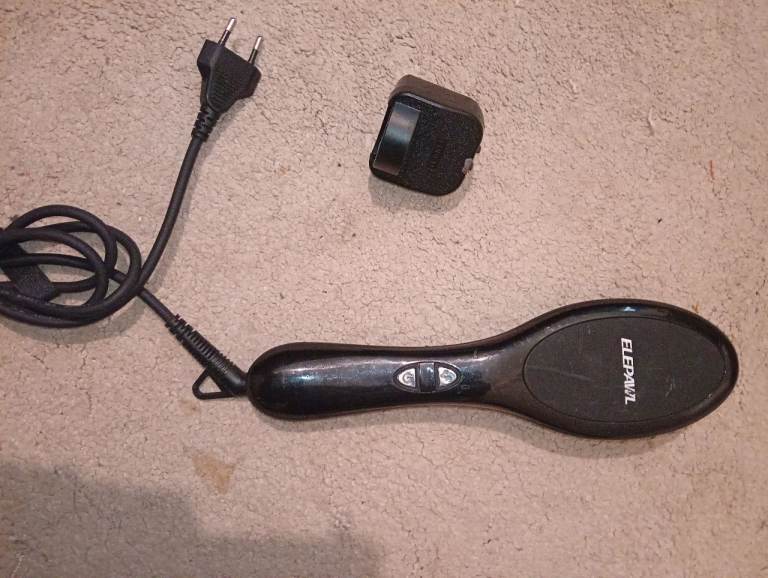 ELEPAWL Black Heated Hair Straightening Brush - Good Condition