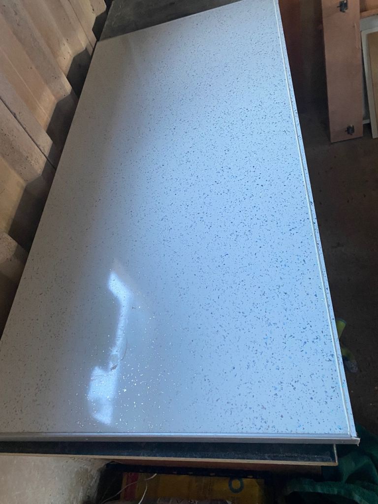 ⭐️Worktops x 2 Kitchen White With silver, also Splashbacks to match, £30 Each