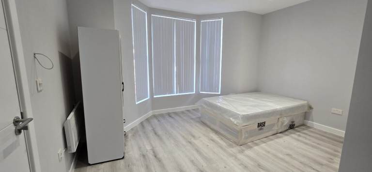 Studio flat to Let in Croydon,  Stafford Rd, No deposit required, Dss welcome