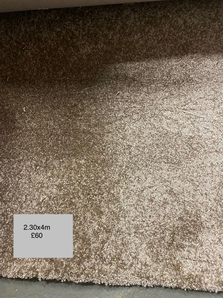 Dark beige carpet remnant 2.30x4m