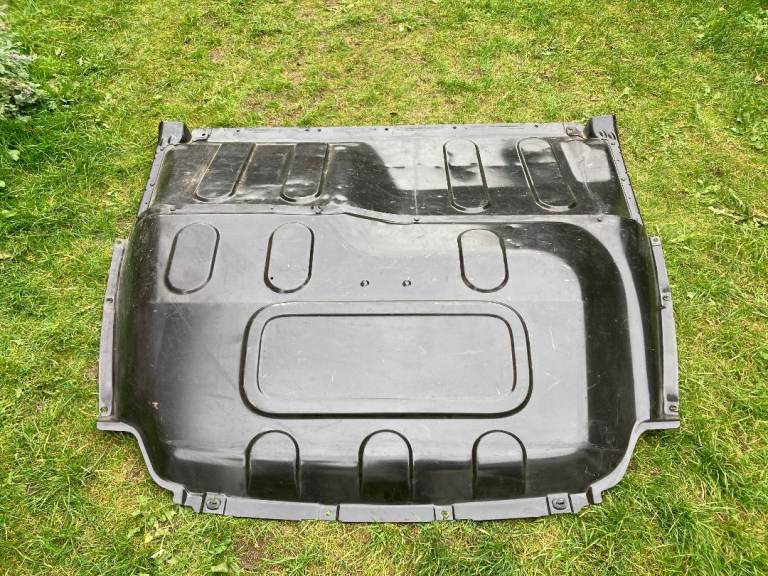 Bulkhead removed from 2012 Renault Kangoo Maxi Van