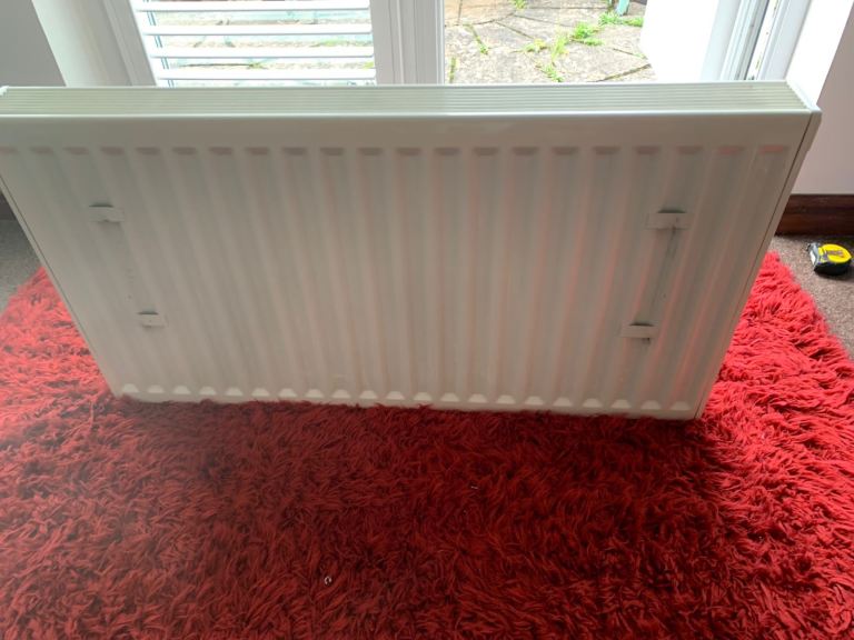 Double panel radiator 