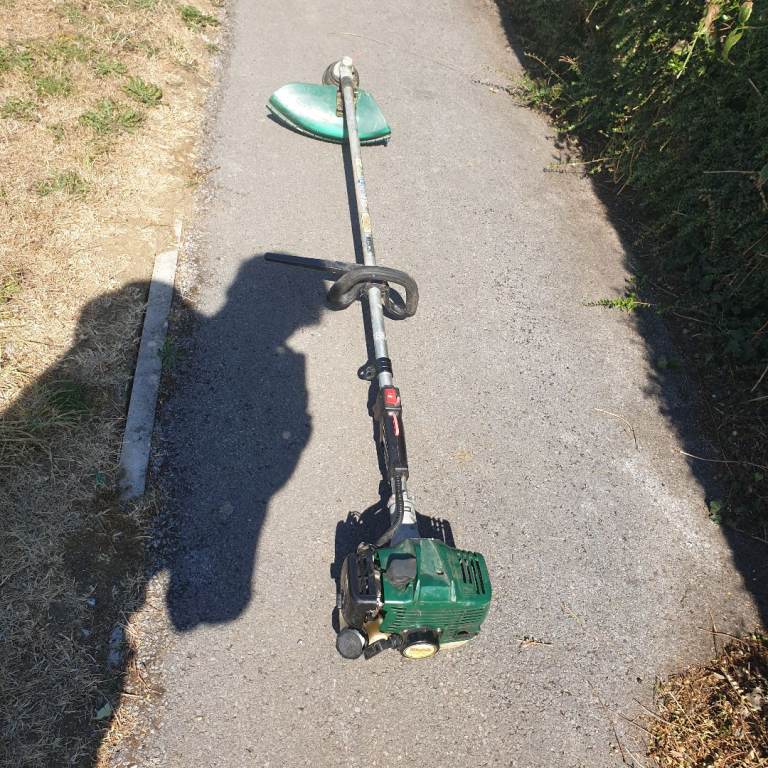 Petrol strimmer webb 26 approx  2 years old
