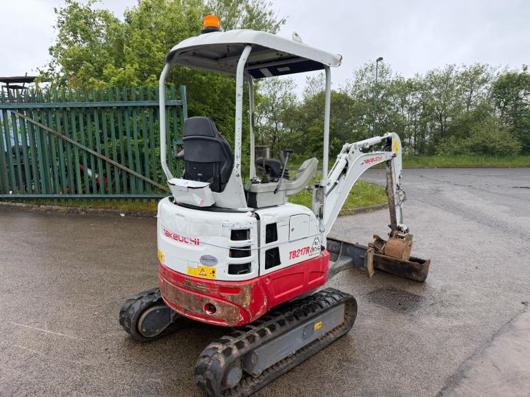 2021 TAKEUCHI TB217R 