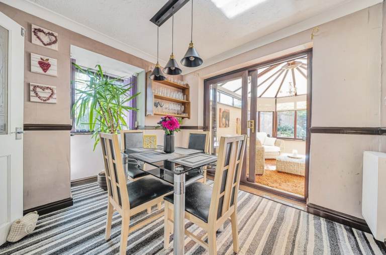 3 bed detached house