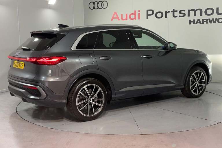 2025 Audi Q5 2.0 TDI Launch Edition SUV 5dr Diesel S Tronic quattro Euro 6 (s/s) (204 ps ESTATE D...