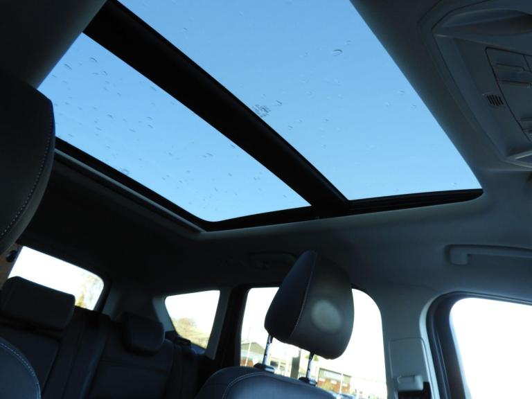 2017 Ford Kuga 2.0 TDCi Titanium X SUV 5dr Diesel Manual 2WD Euro 6 (s/s) (150 ps) HATCHBACK Dies...