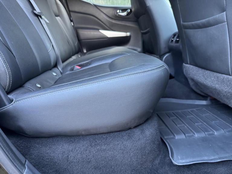  Nissan Navara 2.3 dCi Tekna Auto 4WD Euro 6 4dr Diesel Automatic