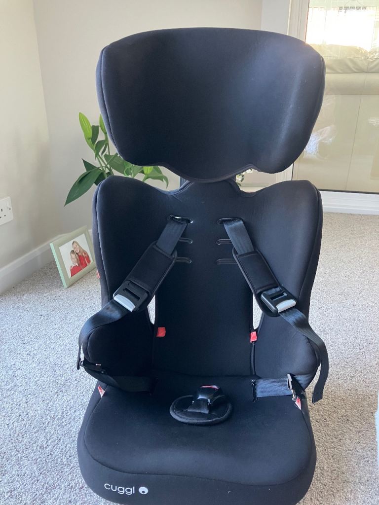 Cuggl car/booster seat 