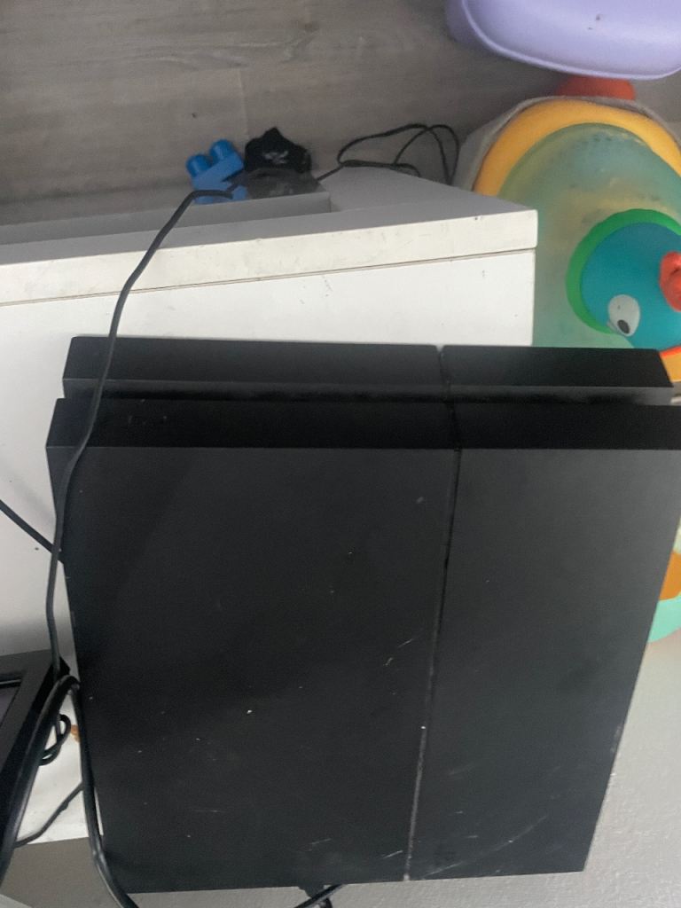 Sony PS4 500GB (Console Only) – Quick Sale