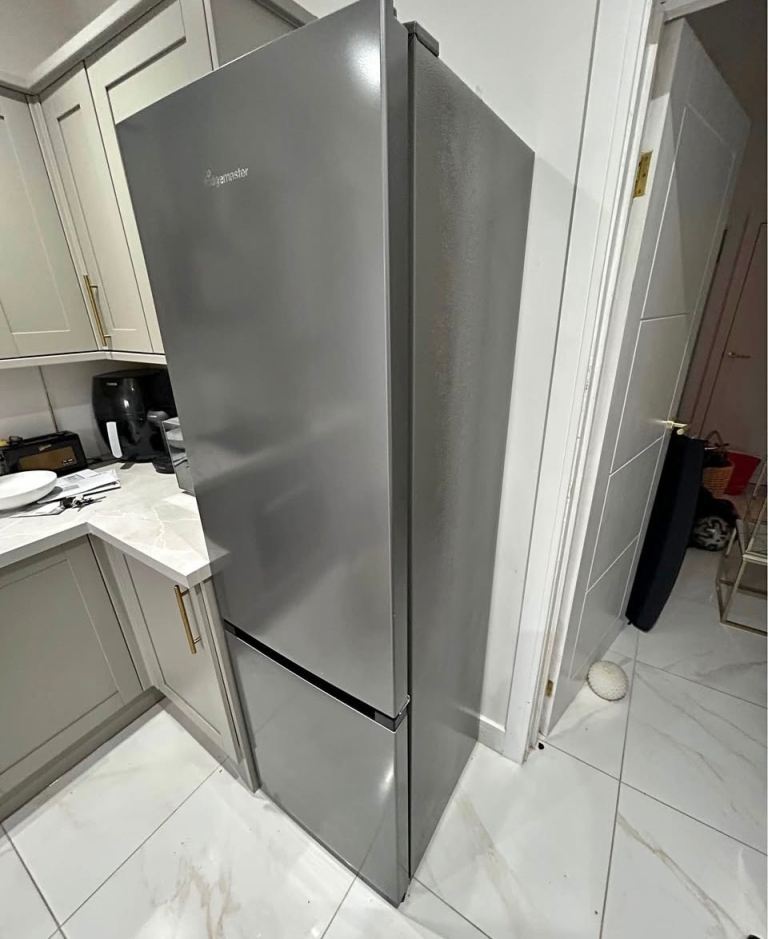 Fridgemaster Fridge Freezer  (can deliver).    £130
