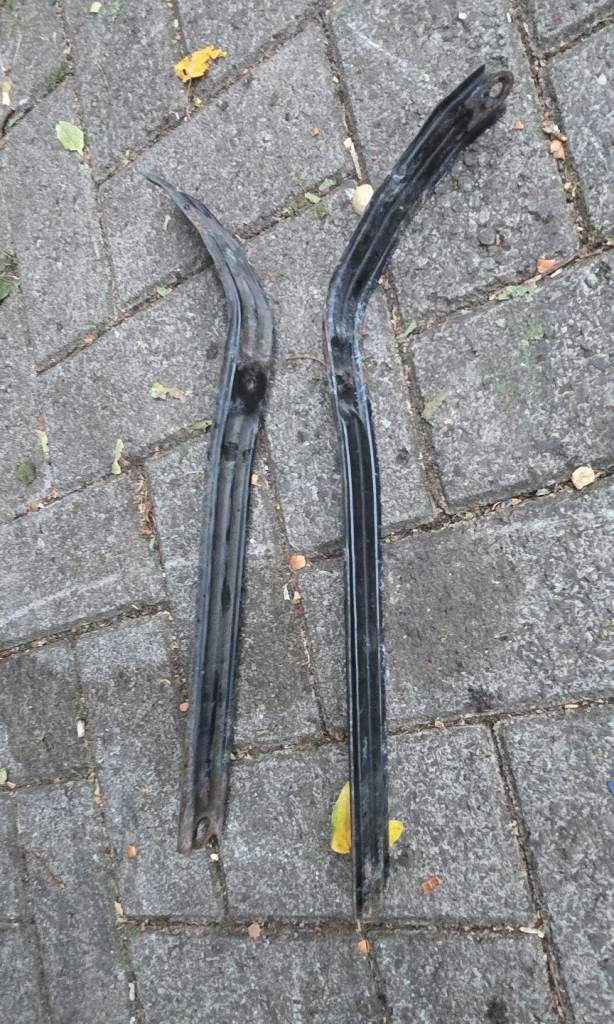 Toyota mr2 mk3 spare wheel brace bars