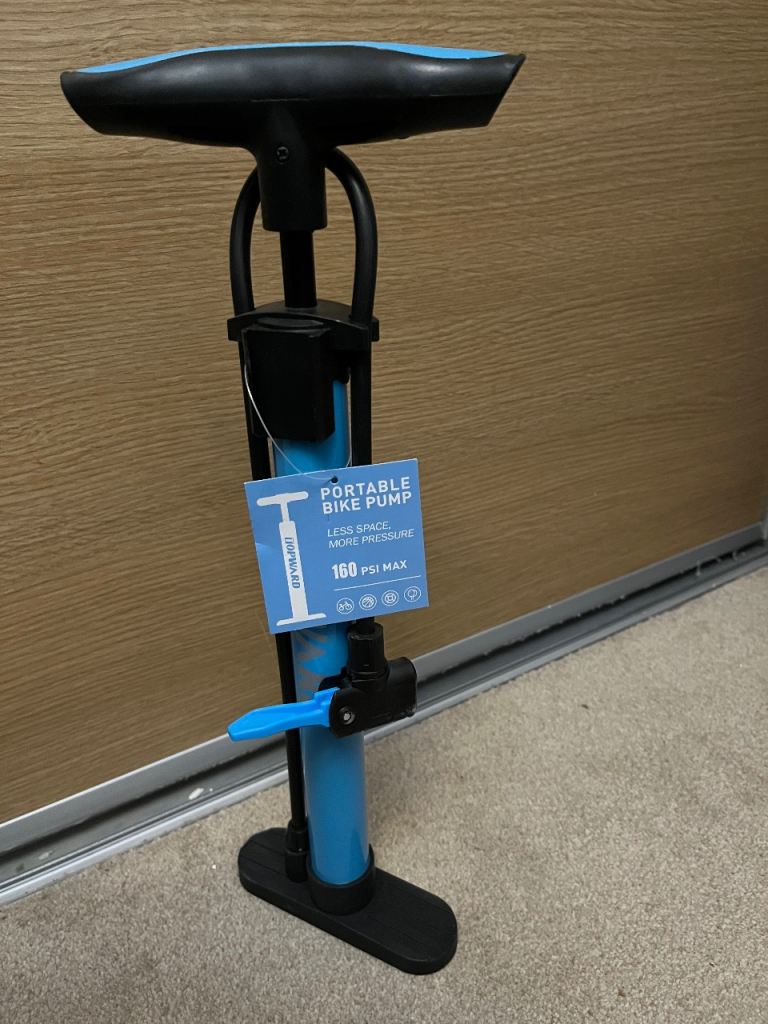 Portable floor bike pump