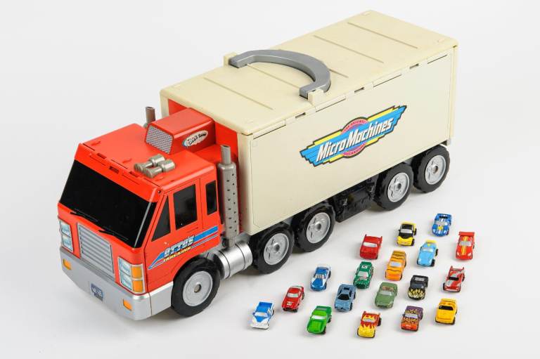 Micro Machines Truck Carry Case and Cars – Great Condition