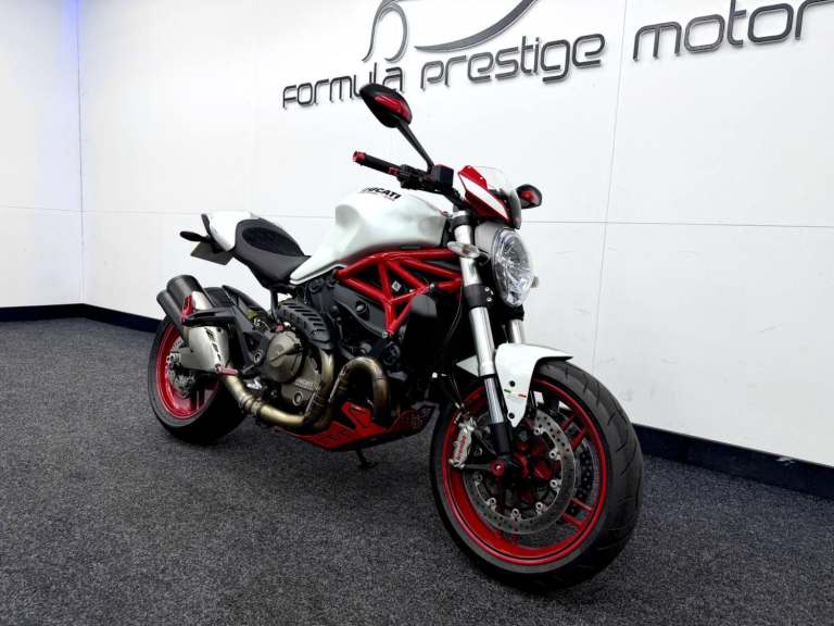 2016 Ducati Monster Monster 821 (15MY) PETROL Manual
